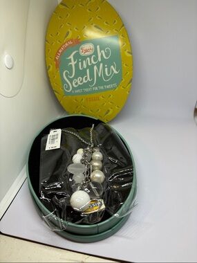 Fossil finch seed mix  White & Silver Bead Charm Necklace NWT